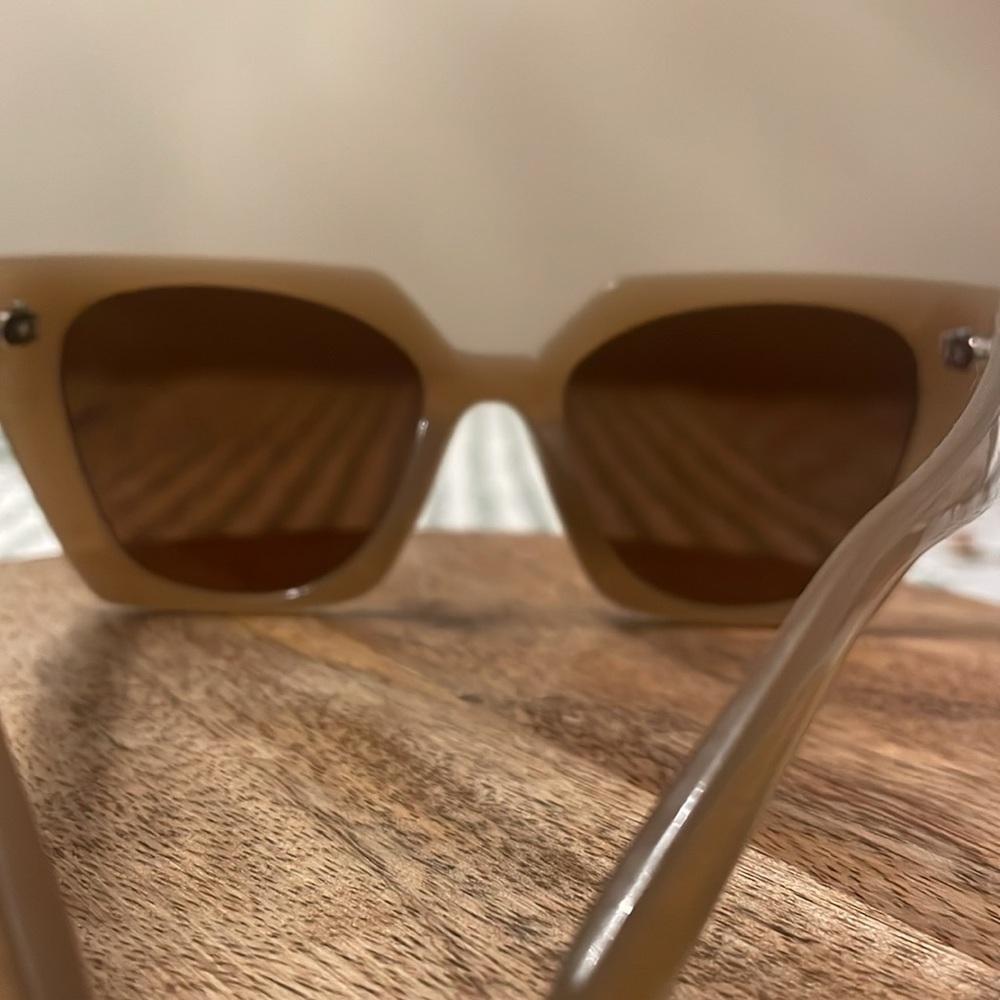 sunglasses - Picture 3 of 4